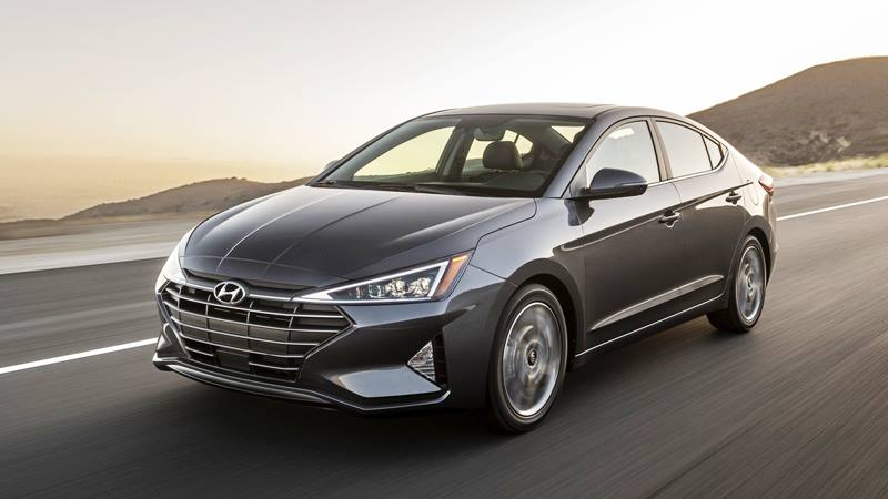 xe elantra m&agrave;u đen