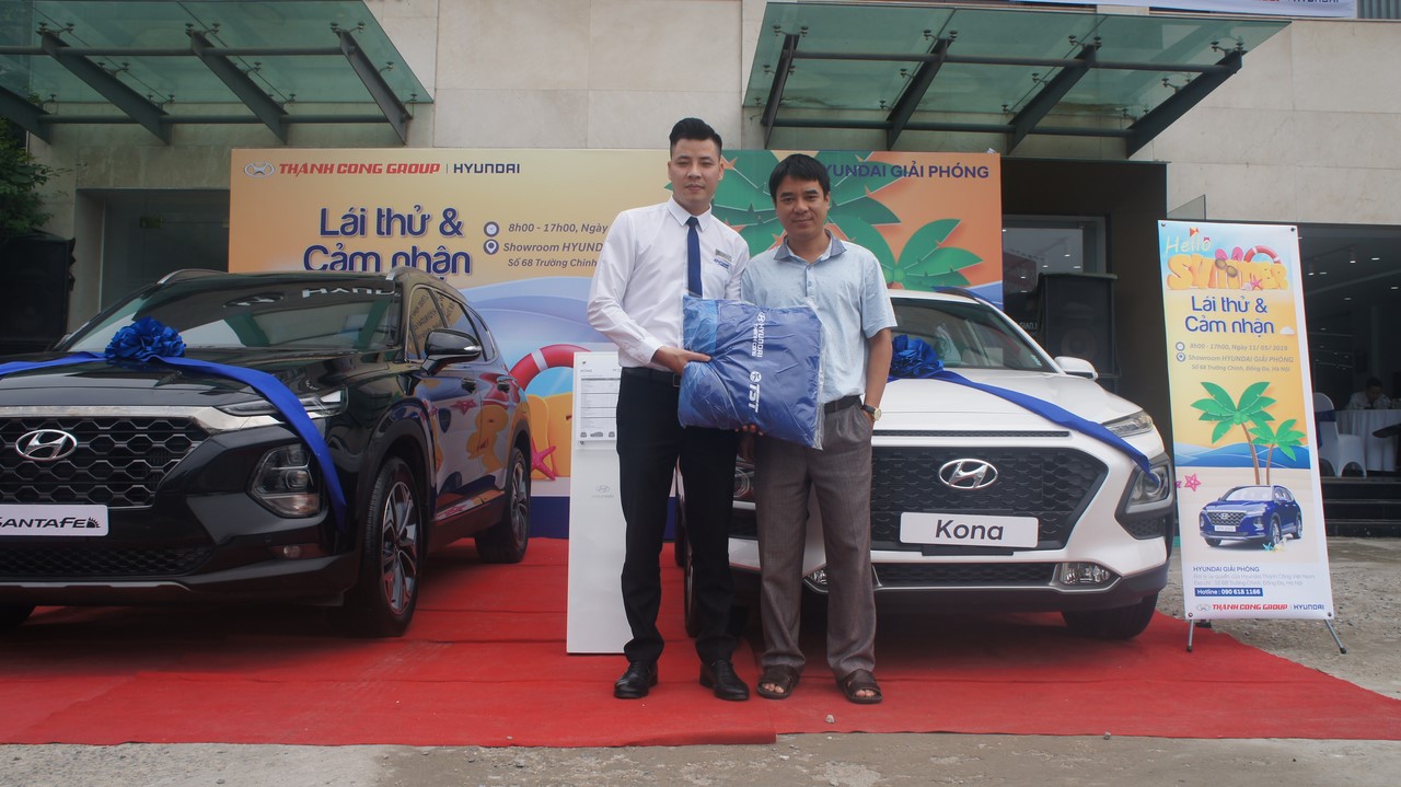 l&aacute;i thử xe Hyundai