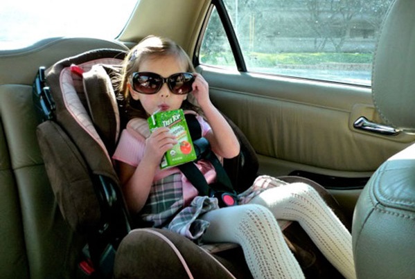 luu y bat buoc phai nho khi cho tre em tren xe o to 6