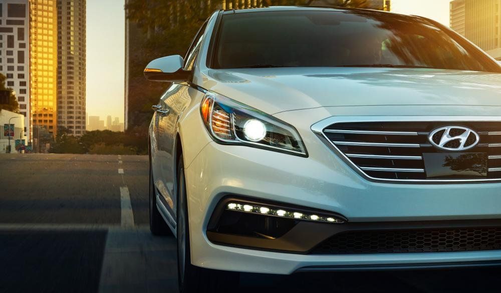 Hyundai Sonata Sport 2.0T 2016: Đối thủ xứng tầm của Toyota Camry 2.0E 3 hyundai sonata
