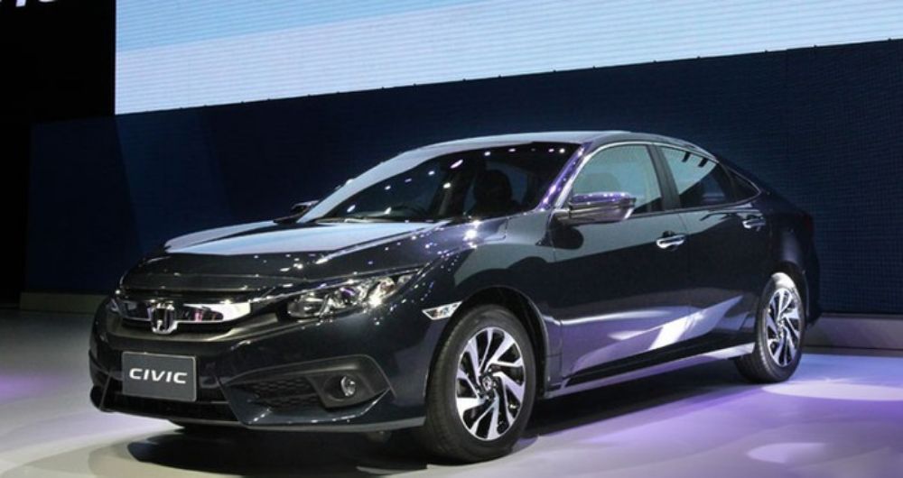 Honda-Civic-2016-bat-ngo-xuat-hien-truoc-ngay-ra-mat-1