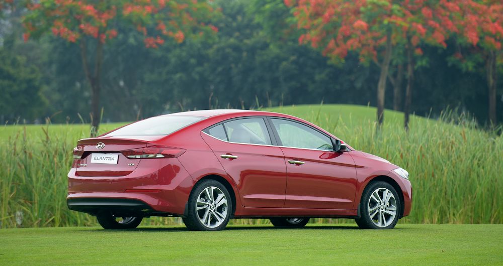 Hyundai_Elantra_2016_vua_ra_mat_1