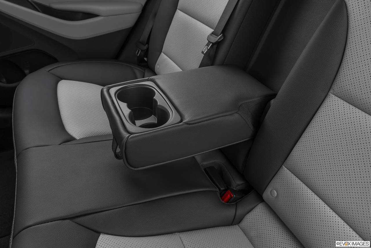 Hyundai IONIQ "3 trong 1" chính thức trình làng 8 2020 hyundai ioniq hybrid 4dr