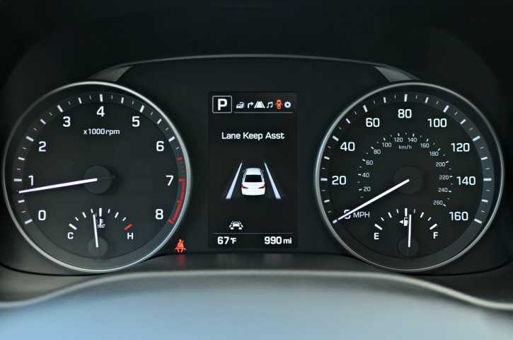 hyundai elantra 2017 lane keep assist