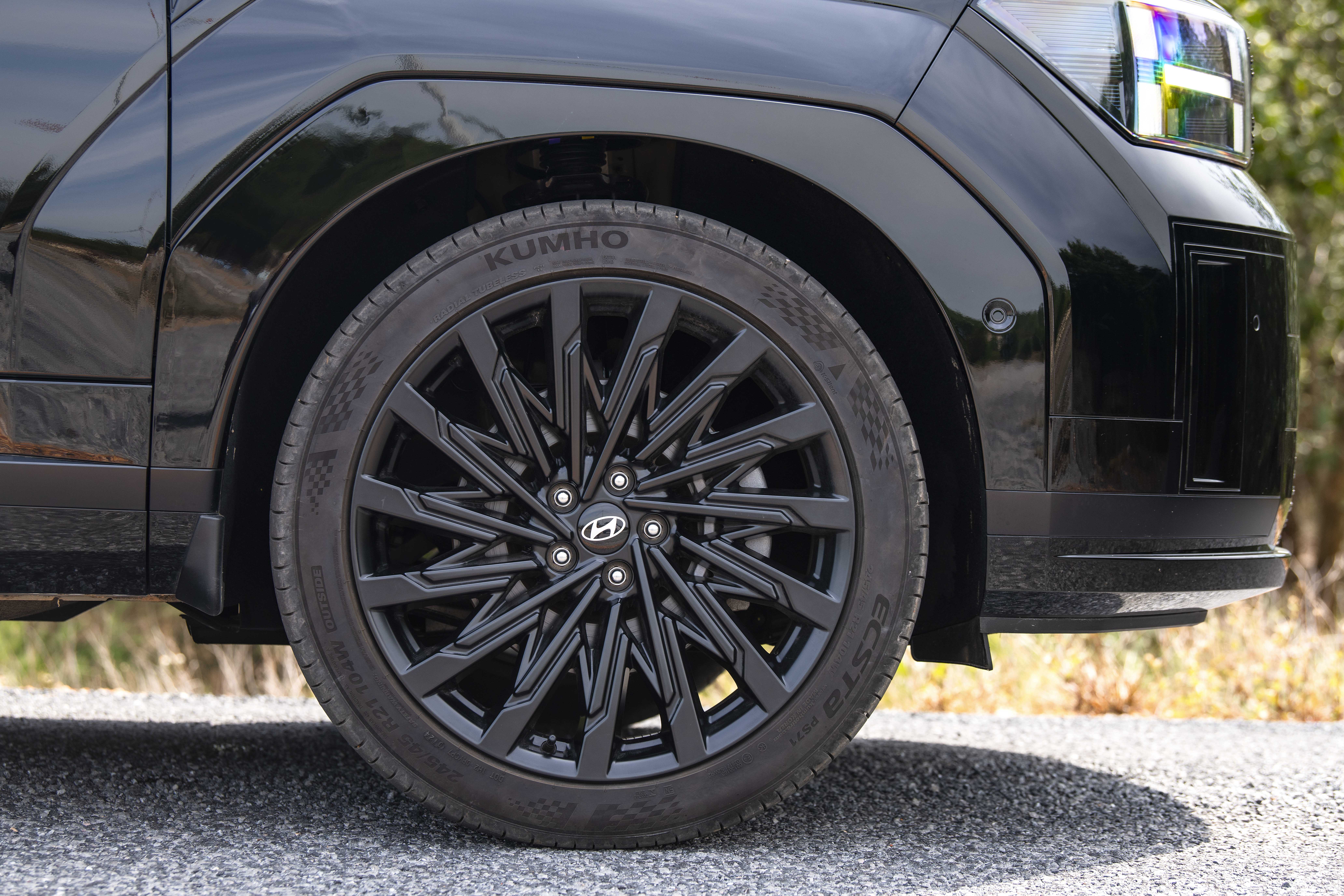 Hyundai Santafe Black chitiet 4