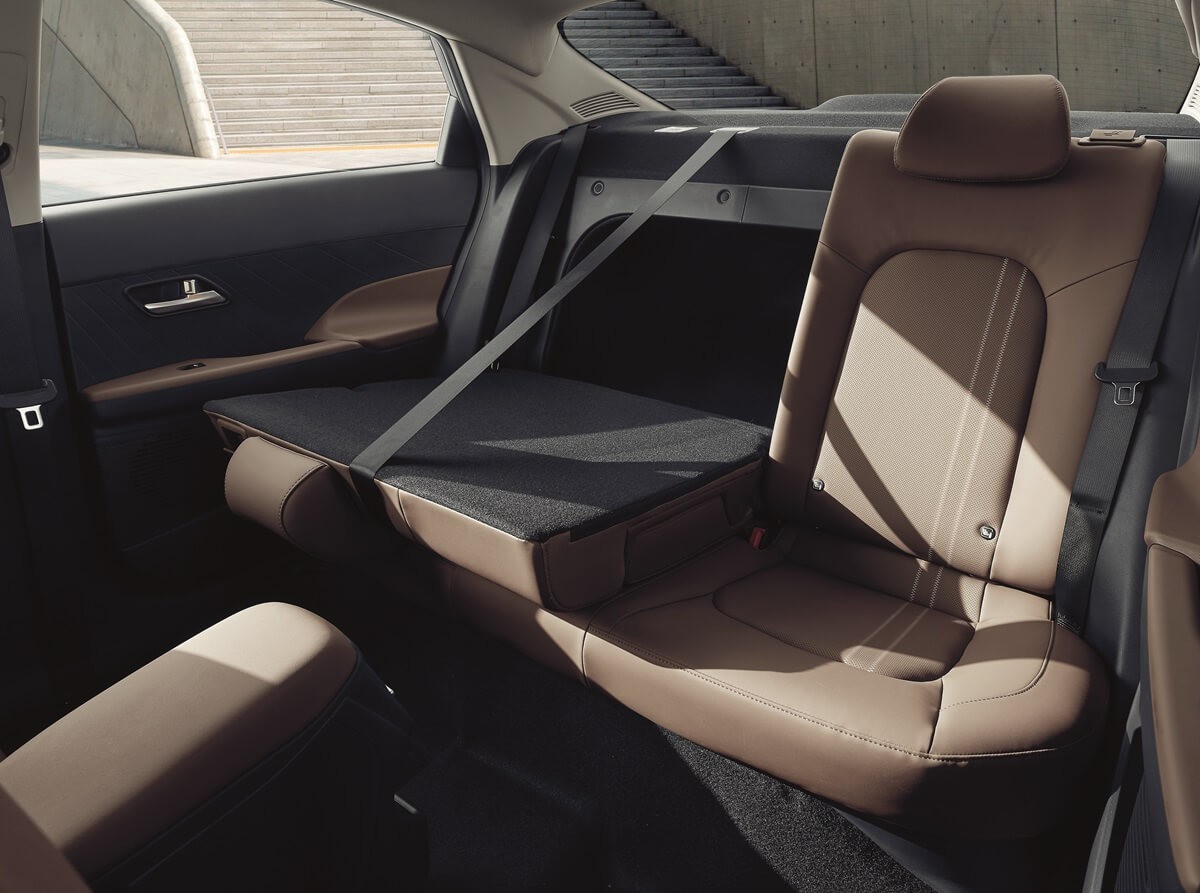 All new Accent 42 BN7i GEN LHD INTERIOR DUAL AUTOMATIC 60 40 FOLDING REAR SEAT