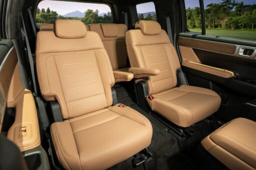 chat lieu da nappa tren santa fe noi that mau nau 2048x1365 1